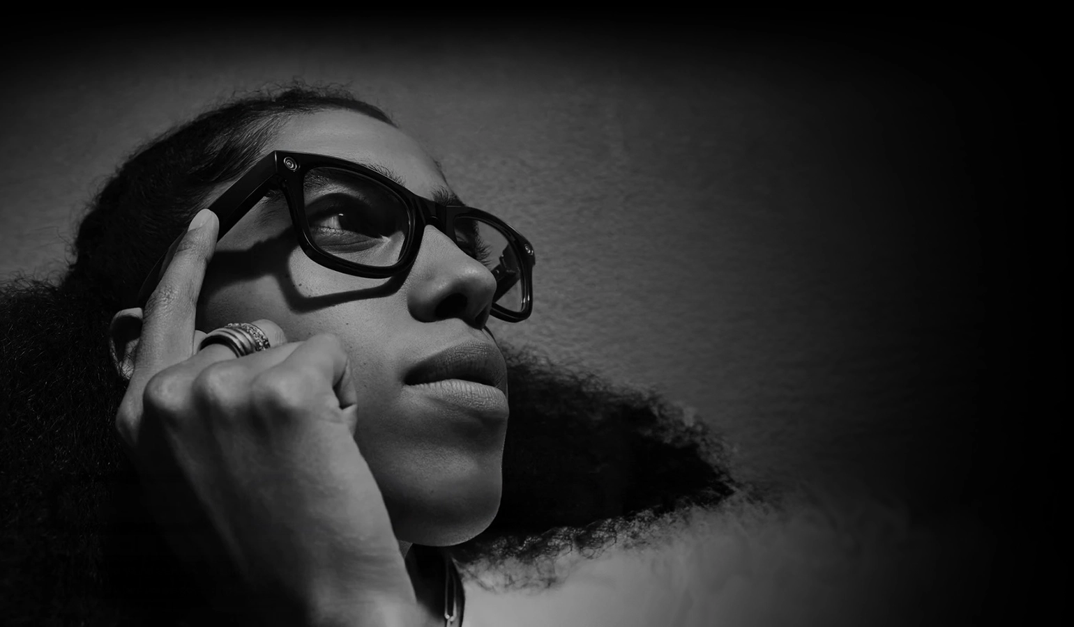Woman uses Zeblaze AI Shooting Glasses